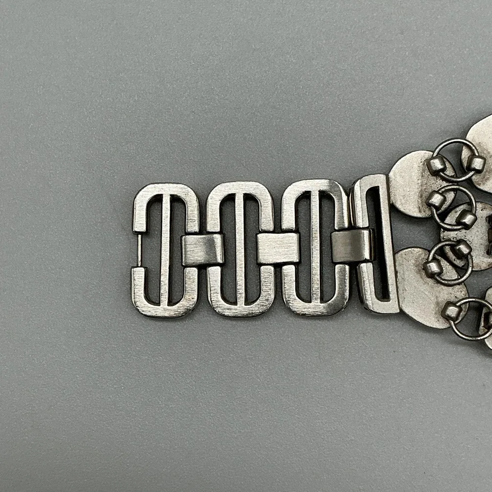 Guess Womens Watch 20mm Silver Tone Jeweled Bracelet New Battery 6.75